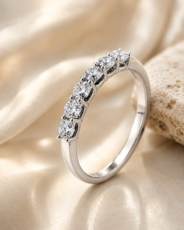 Anel Aparador Feminino com Moissanite – Radiance