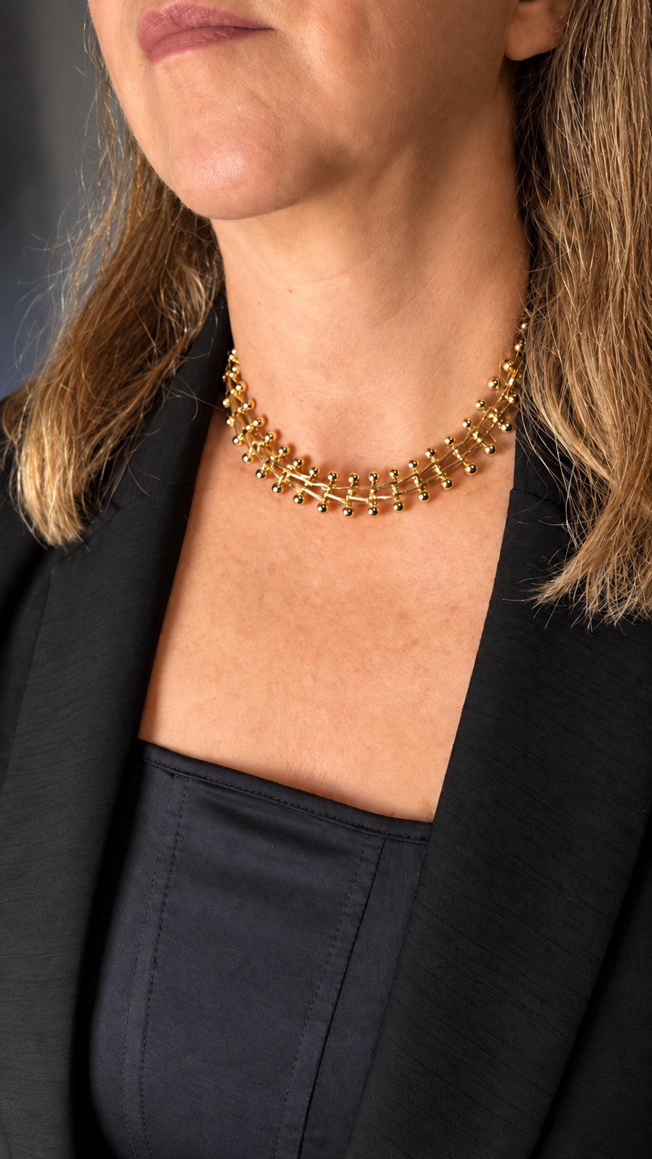 Colar Feminino Dourado Statement com Hastes e Esferas Banhado a Ouro - foto 3