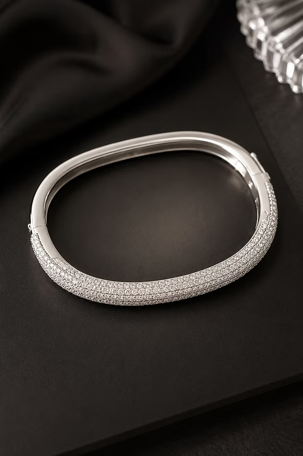 Bracelete Feminino Rígido Retangular com Zircônias – Geometry