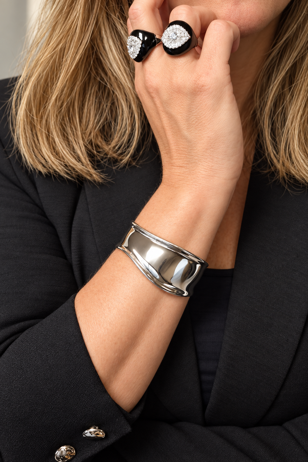 Bracelete Feminino Curvo Largo em Ródio Branco - foto 6