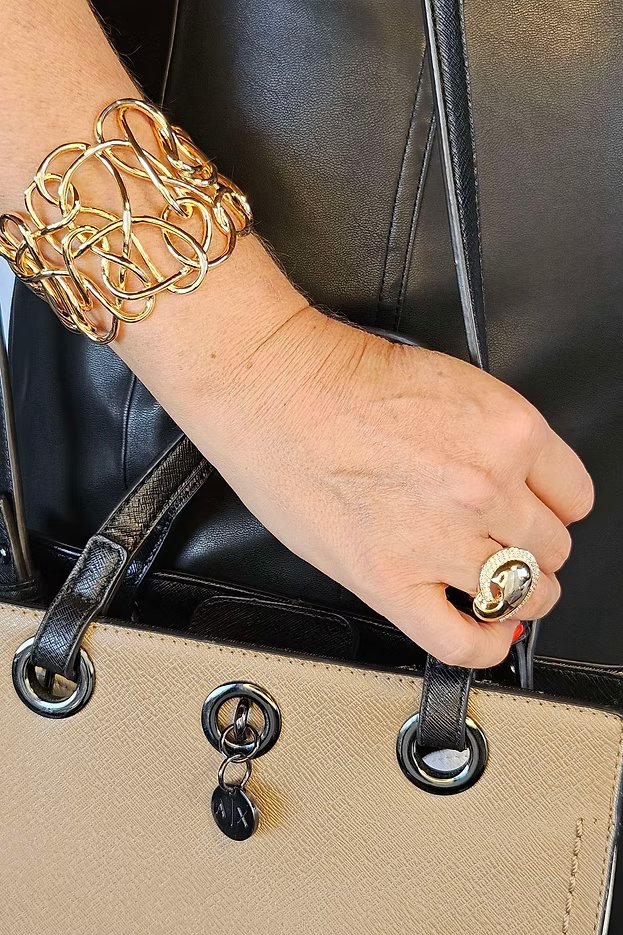 Bracelete Feminino Entrelaçado Banhado a Ouro – Twist