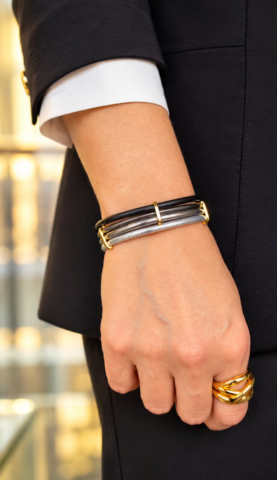PULSEIRA FEMININA MULTITIRAS EM COURO METALIZADO