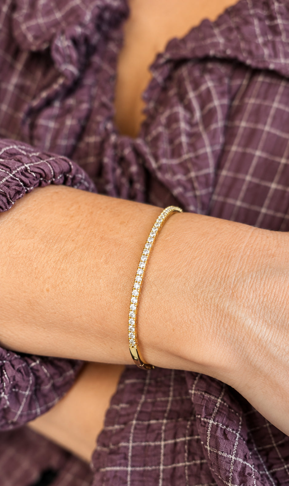 BRACELETE FEMININO INSPIRAÇÃO COM MINI ZIRCÔNIAS CRISTAL CRAVEJADAS BANHADO A OU