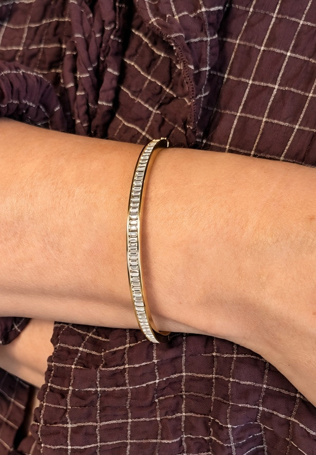 mari-csv-20261022-bracelete-feminino-inspiracao-com-zirconias-baguete-cristal-banhado-a-ouro-2