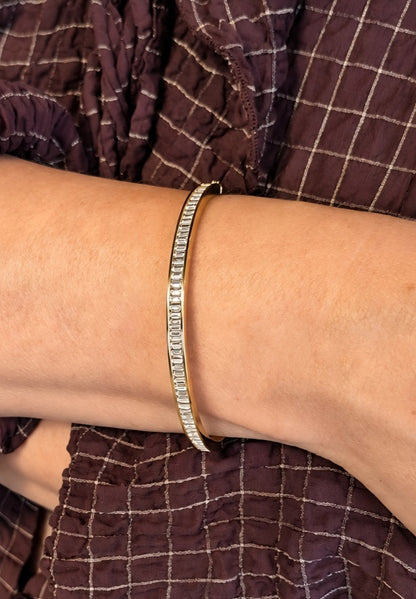 mari-csv-20261022-bracelete-feminino-inspiracao-com-zirconias-baguete-cristal-banhado-a-ouro-2