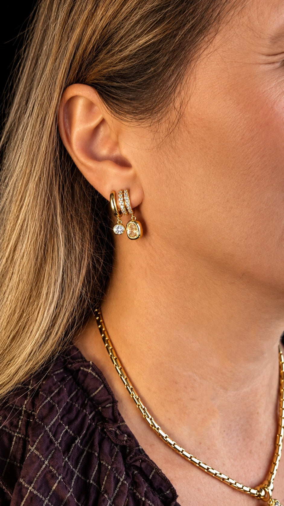 mari-csv-20261022-brinco-feminino-dourado-duo-com-zirconias-gota-e-redonda-1