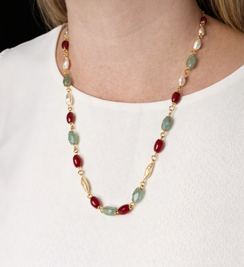 mari-csv-20261022-colar-dourado-com-mix-de-pedras-1