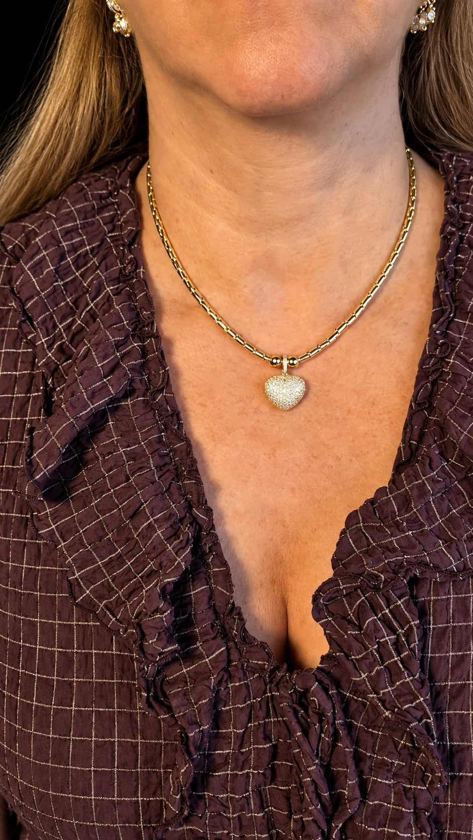 mari-csv-20261022-colar-feminino-dourado-com-pingente-coracao-cravejado-de-zirconias-3