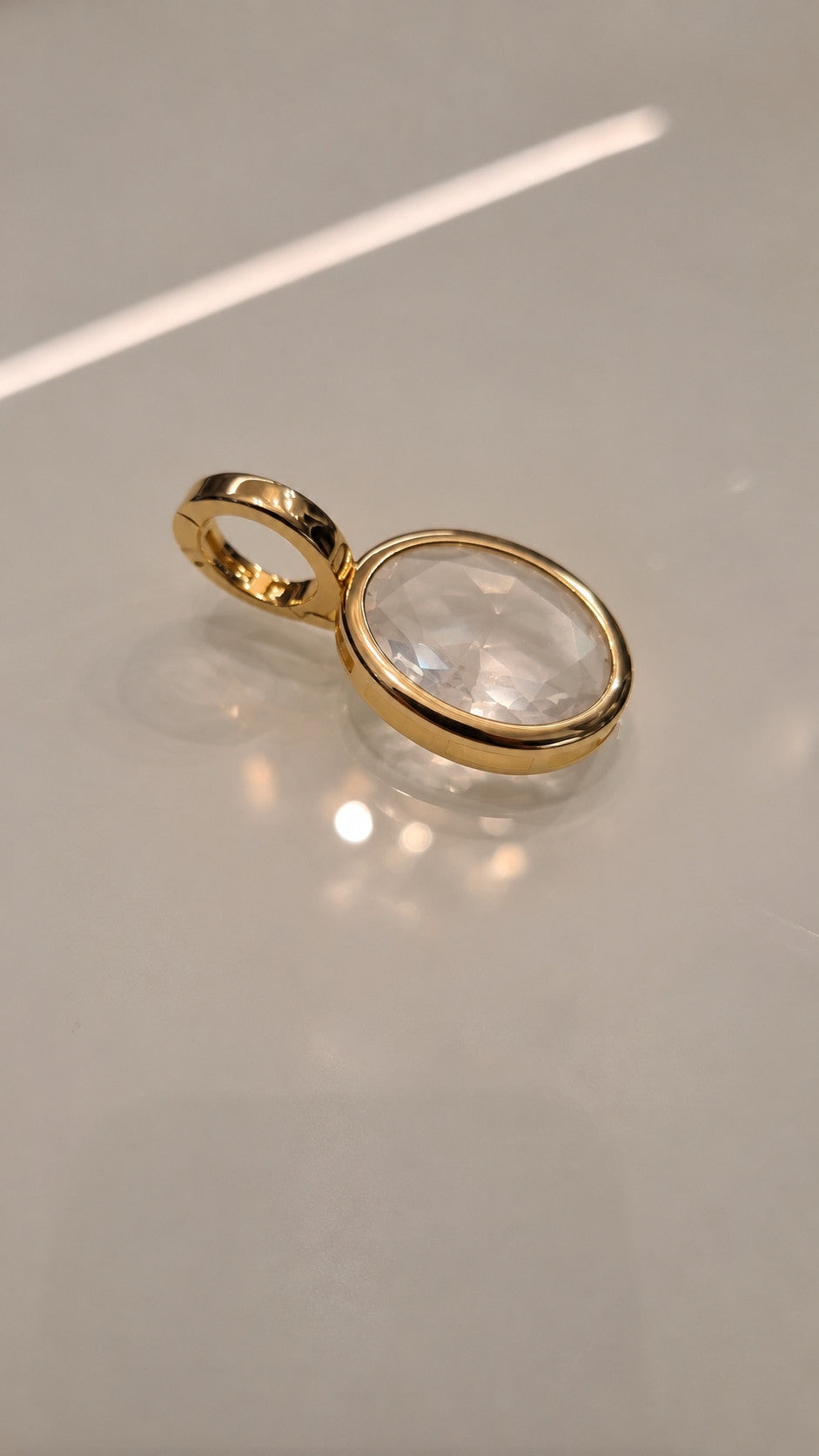 mari-csv-20261022-pingente-oval-com-pedra-cristal-2