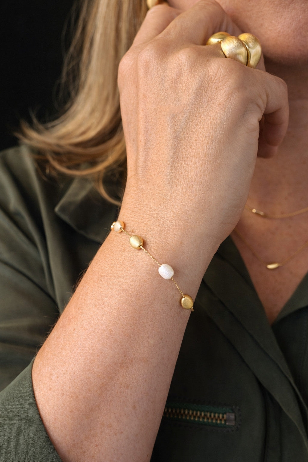 mari-csv-20261022-pulseira-com-mix-de-banhos-1